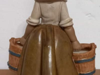 Lladro Mädchen mit zwei Eimern