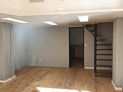 Local cerca del centro de Felantix --- L 27 CM