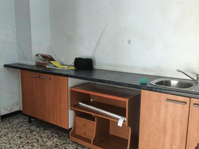 Local cerca del centro de Felantix --- L 27 CM