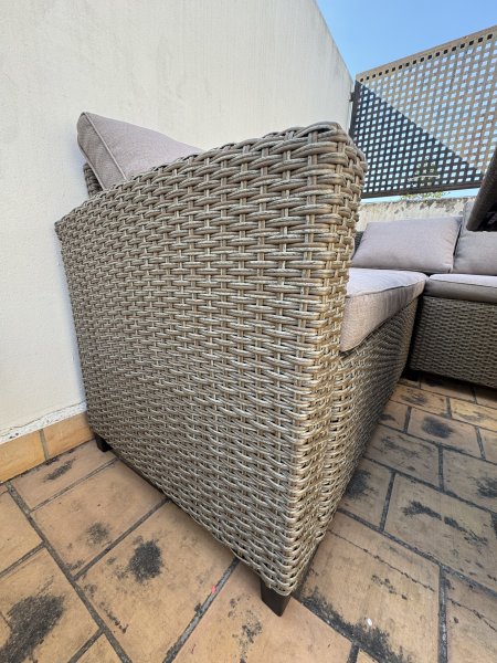 Lounge incl. mesa y sombrilla así como 3 sillas + mesa de mármol en venta