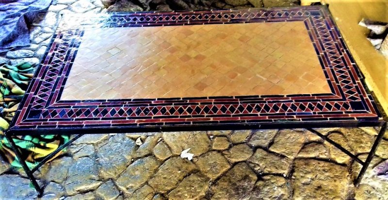 Loungetisch fuer den Aussenbereich