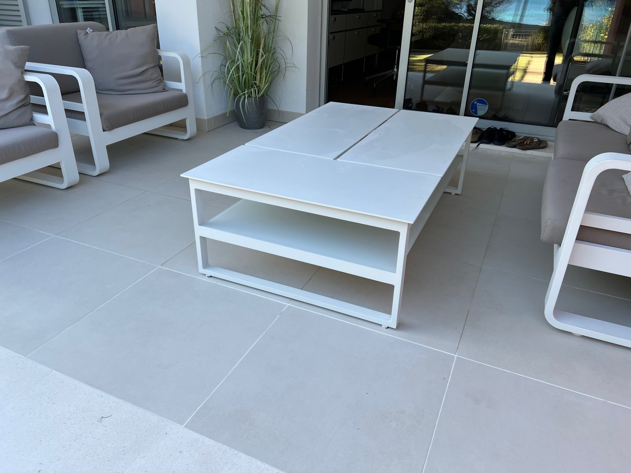 Loungetisch mit 3 höhenverstellbaren Tischplatten-Modulen, Aluminium, weiß, sehr hochwertig