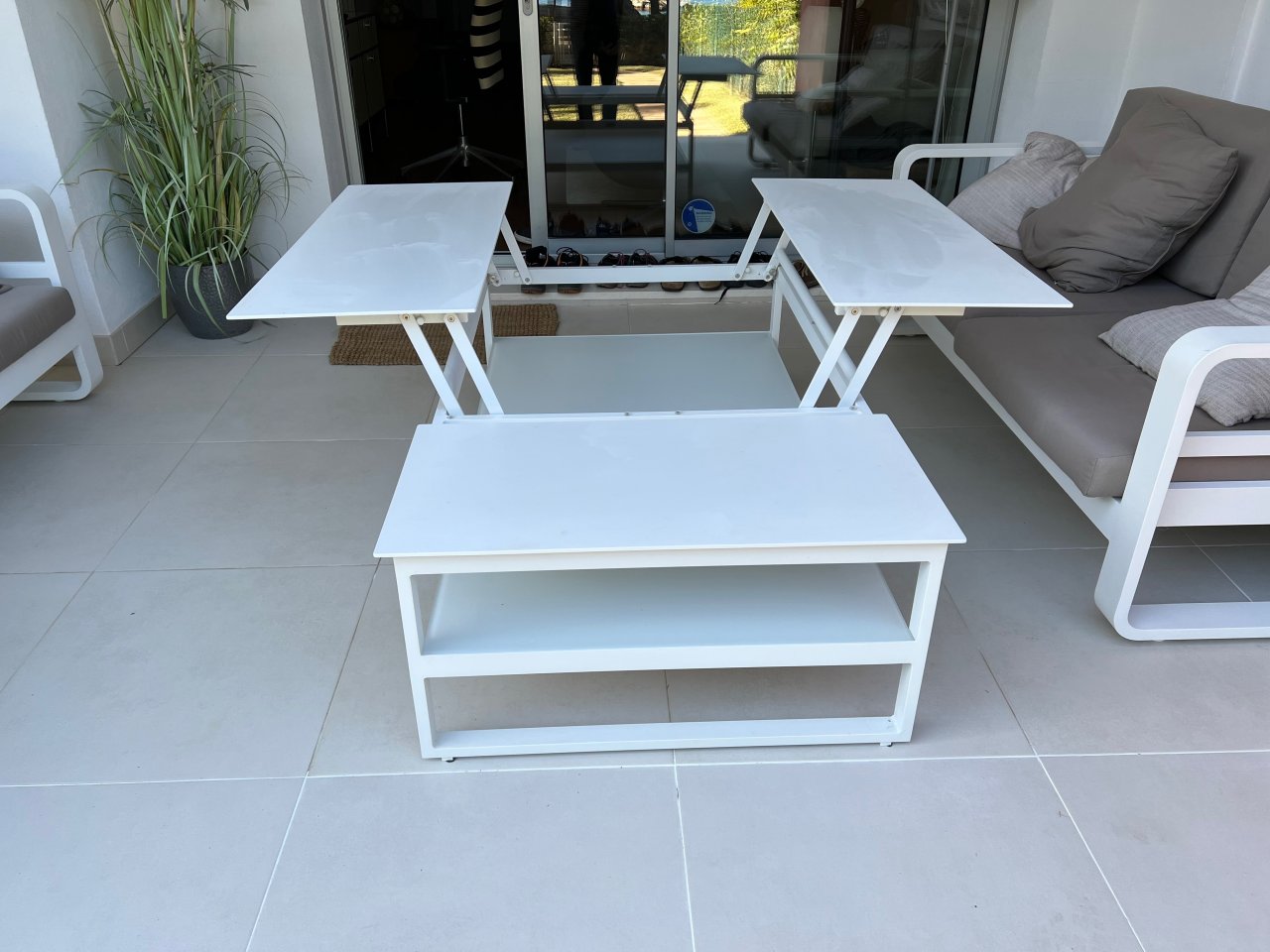 Loungetisch mit 3 höhenverstellbaren Tischplatten-Modulen, Aluminium, weiß, sehr hochwertig