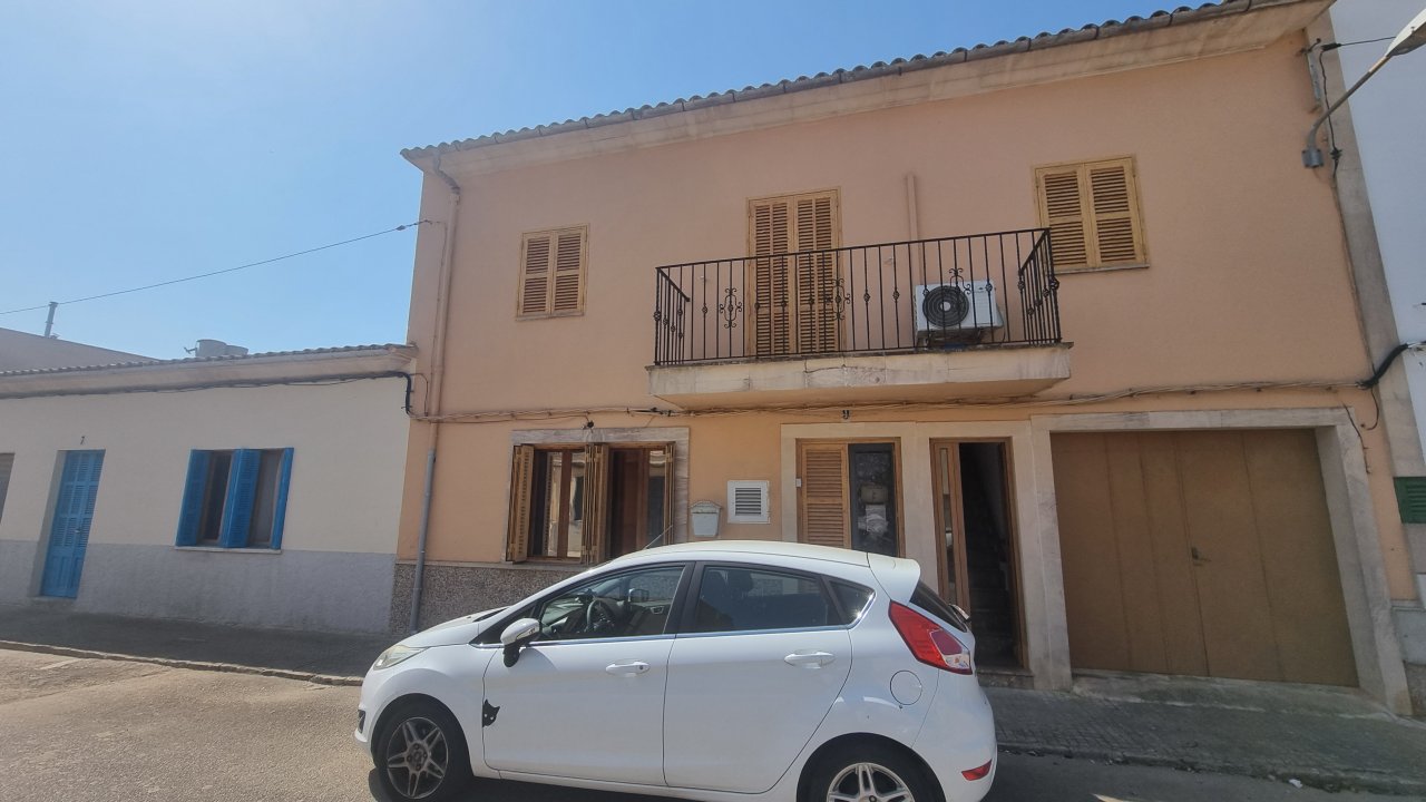 Luftiges Apartment mit Pellet, AC und vielen Terrassen in Ses Salines -- AP 30 LZ
