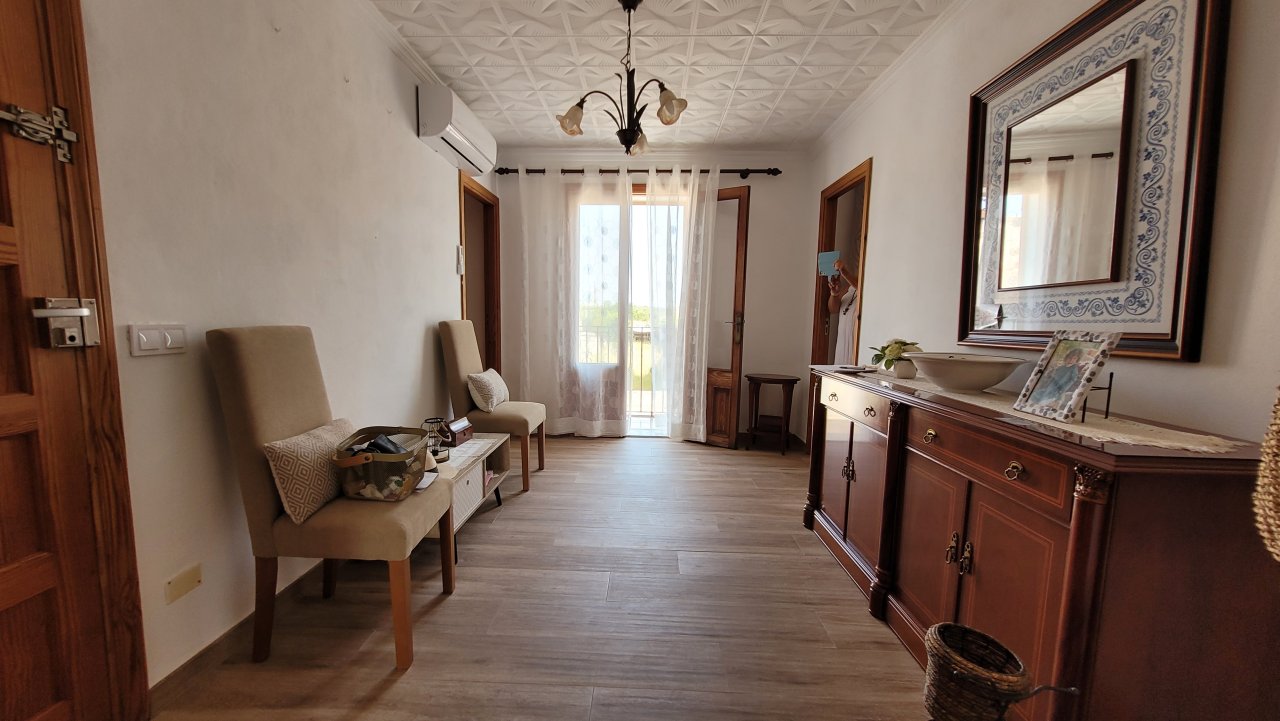 Luftiges Apartment mit Pellet, AC und vielen Terrassen in Ses Salines -- AP 30 LZ