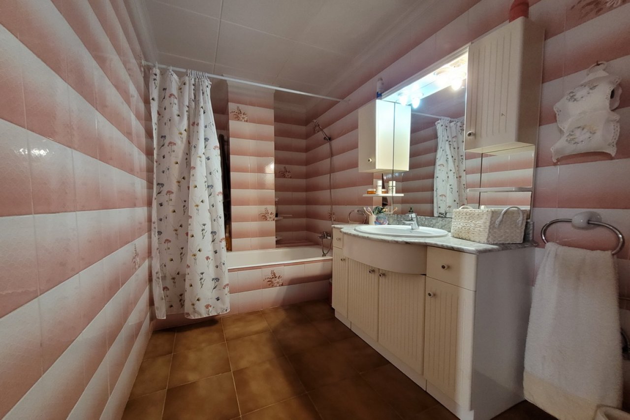 Luftiges Apartment mit Pellet, AC und vielen Terrassen in Ses Salines -- AP 30 LZ