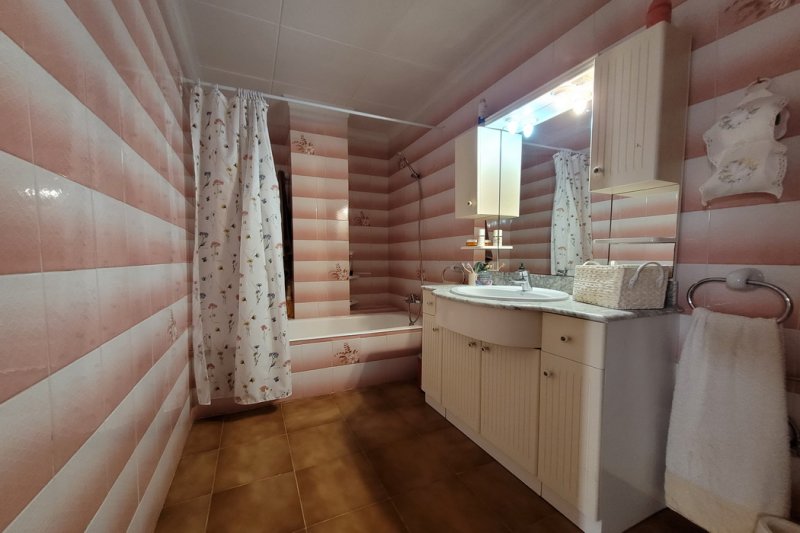 Luftiges Apartment mit Pellet, AC und vielen Terrassen in Ses Salines -- AP 30 LZ
