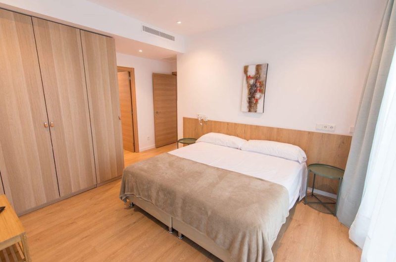 Luxuriöse Neubau-Villa zur temporären Miete in Santa Ponsa