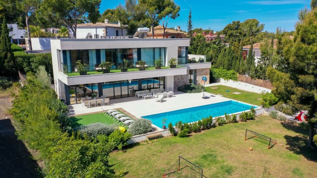 Lujosa villa de nueva construcción para alquiler en Santa Ponsa temporal