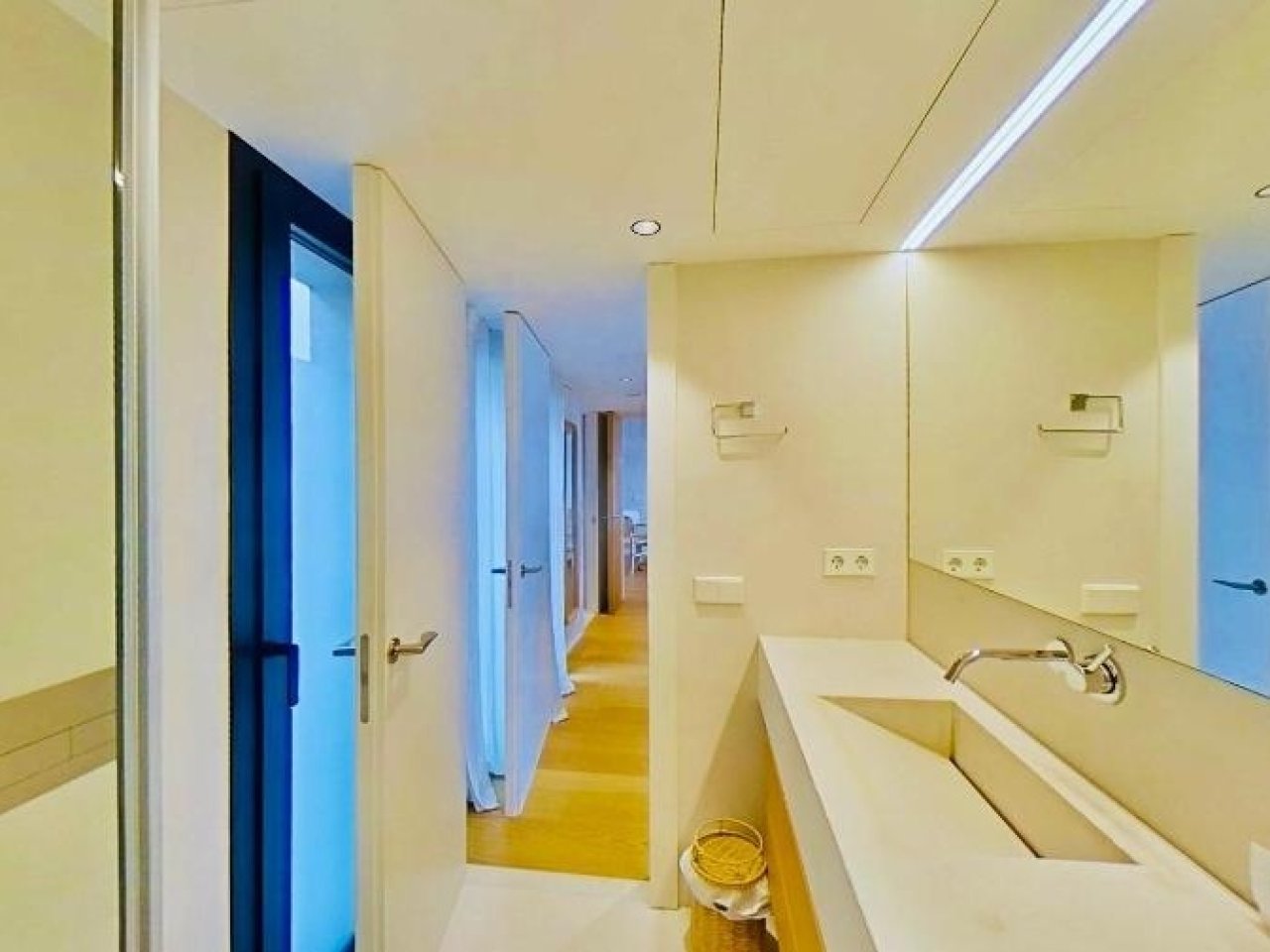 Luxury penthouse on the seafront promenade