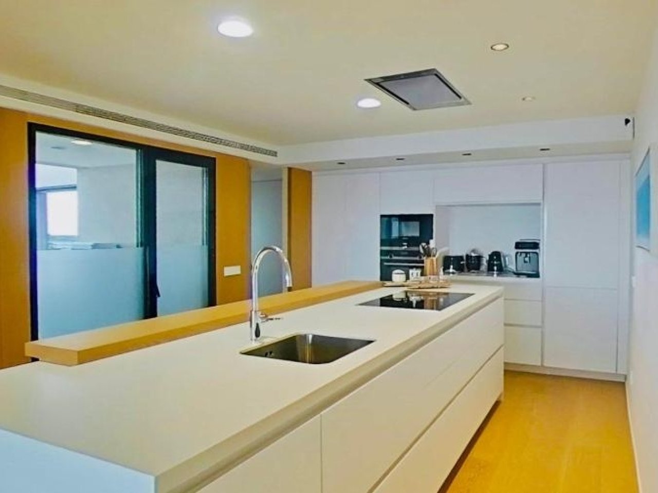 Luxury penthouse on the seafront promenade