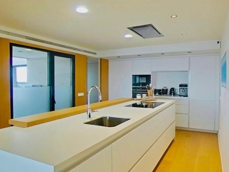 Luxury penthouse on the seafront promenade