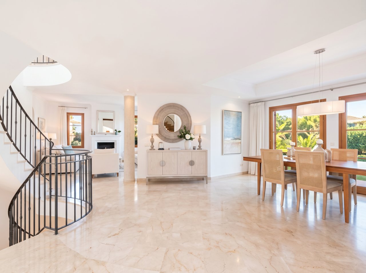 Villa de lujo en Costa D'en Blanes: Vistas panorámicas, piscina infinita y Spa
