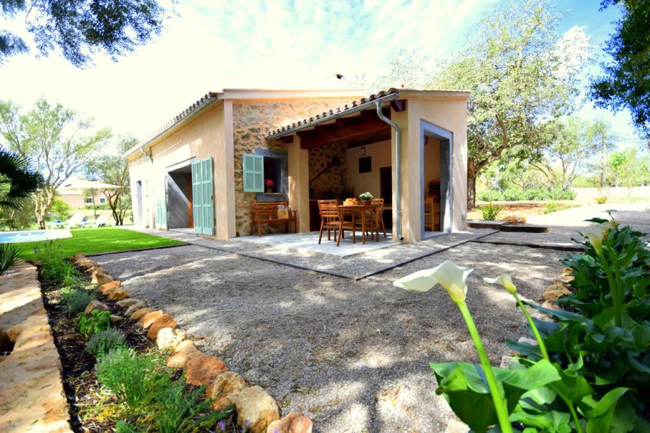 M2F5111 Finca mit Pool bei Capdepara; max. 3 Personen