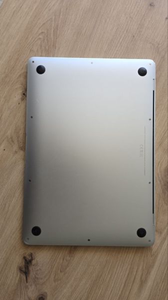 MacBook Air 13” in sehr gutem Zustand, funktioniert einwandfrei.