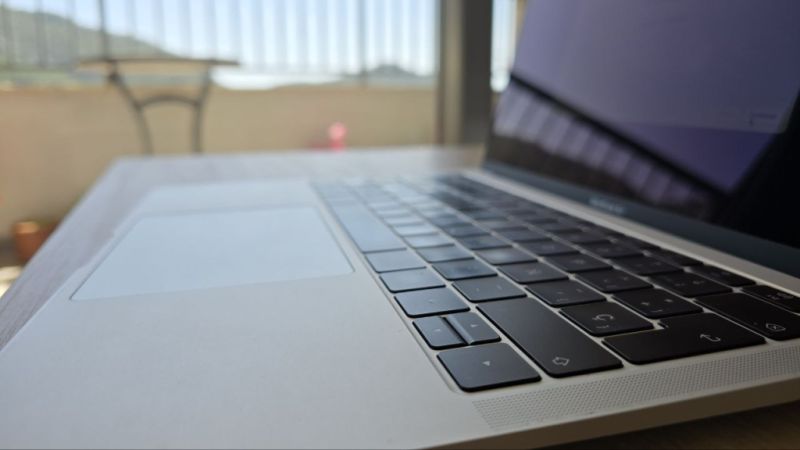MacBook Air 13” in sehr gutem Zustand, funktioniert einwandfrei.