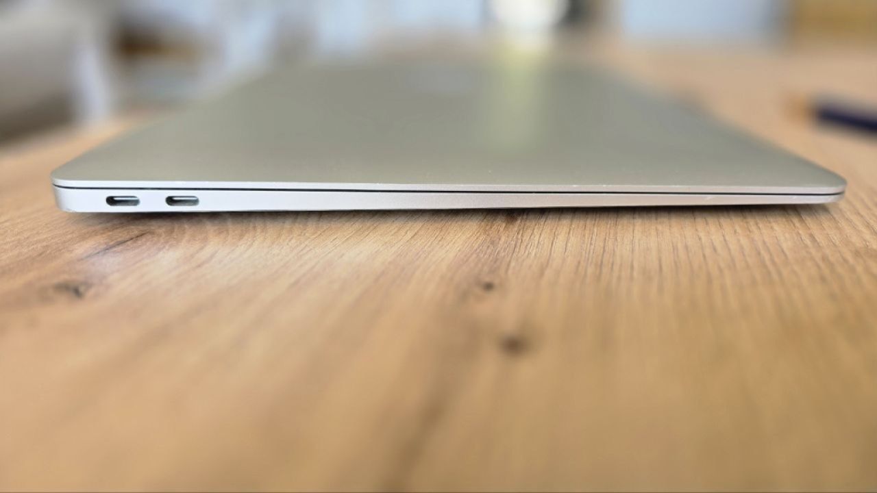 MacBook Air 13” in sehr gutem Zustand, funktioniert einwandfrei.