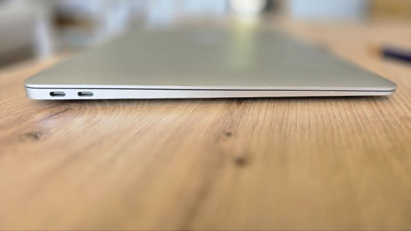 MacBook Air 13” in sehr gutem Zustand, funktioniert einwandfrei.