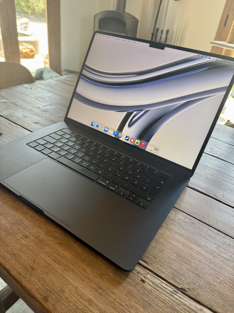 MacBook Air 15,3 Zoll, M4 (2025) - deutsche Tastatur