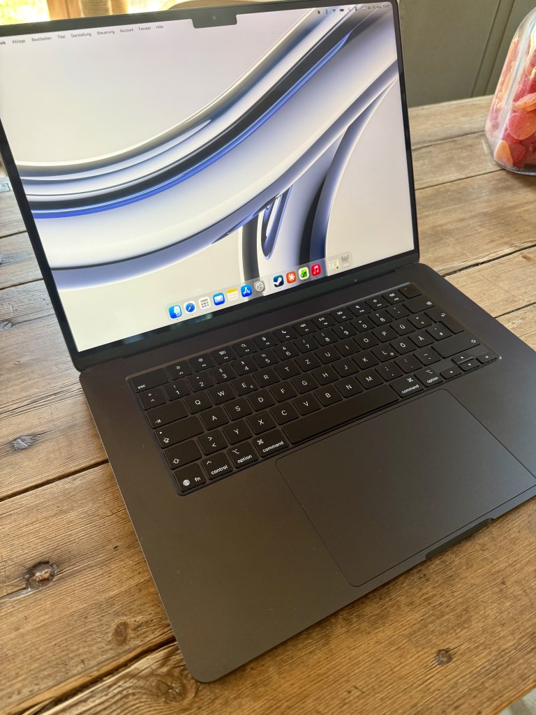 MacBook Air 15,3 Zoll, M4 (2025) - deutsche Tastatur