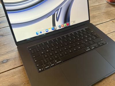 MacBook Air 15,3 Zoll, M4 (2025) - deutsche Tastatur