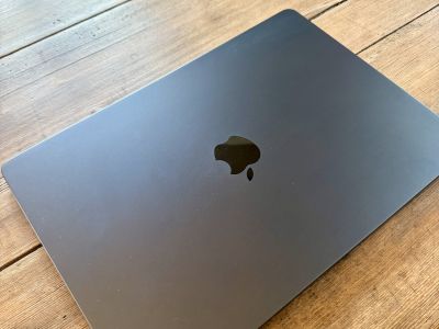 MacBook Air 15,3 Zoll, M4 (2025) - deutsche Tastatur
