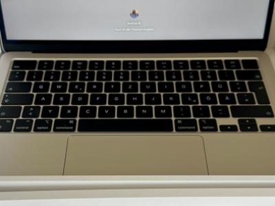 MacBook Air M2 (German keyboard)