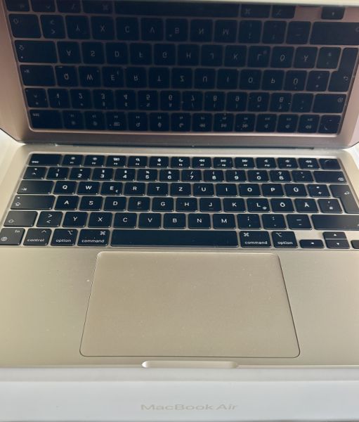 MacBook Air M2 (German keyboard)