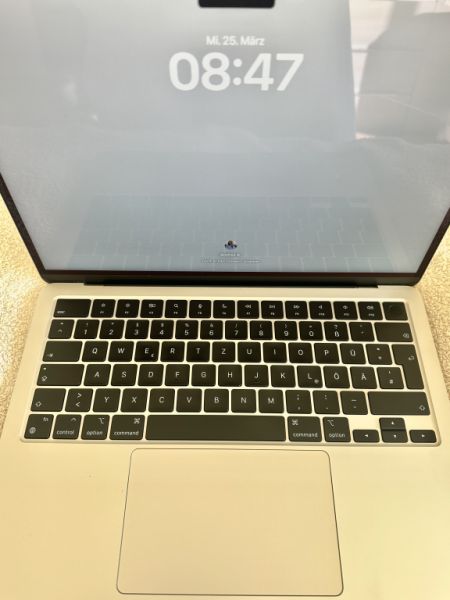 MacBook Air M2 (German keyboard)