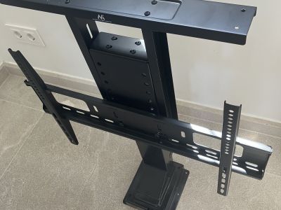 Maclean MC-866 TV Halterung mit Fernbedienung