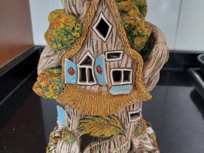 Märchenhaus Duftlampe – für Öl, Räucherkegel und Räucherstäbchen