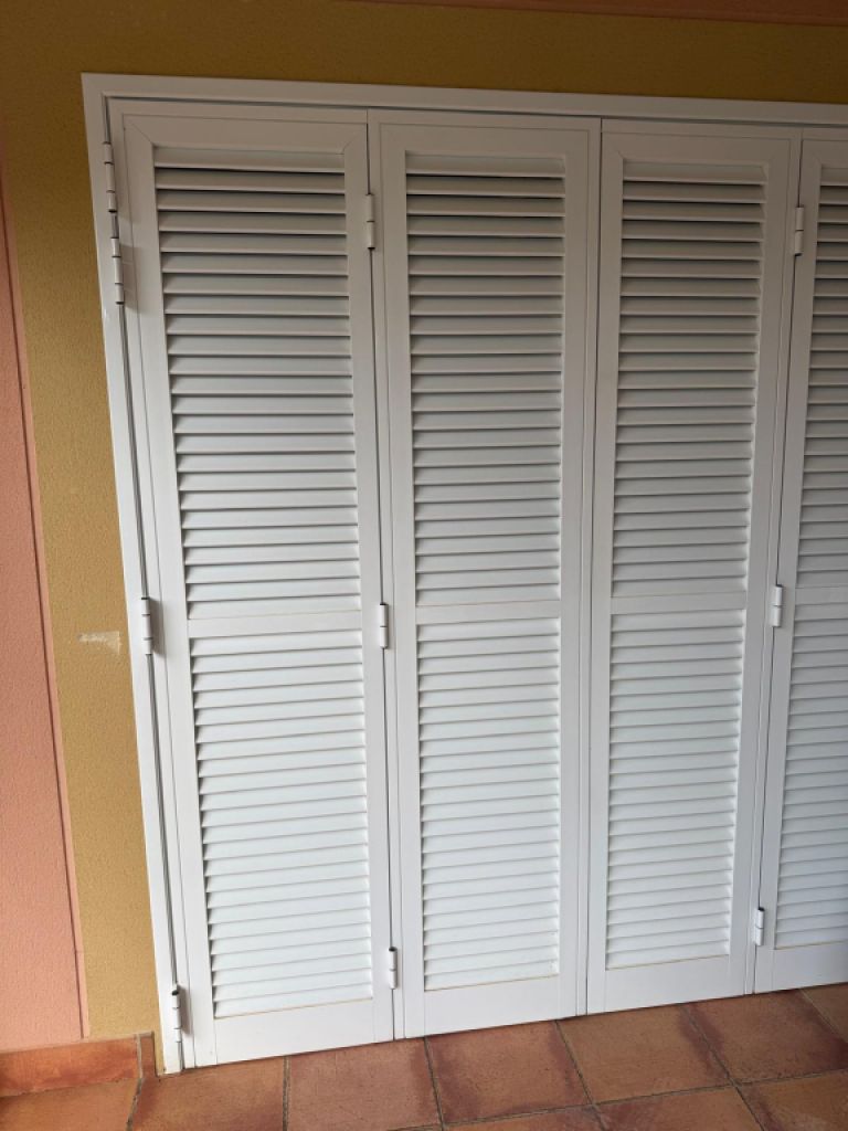 Mallorca aluminum shutter white