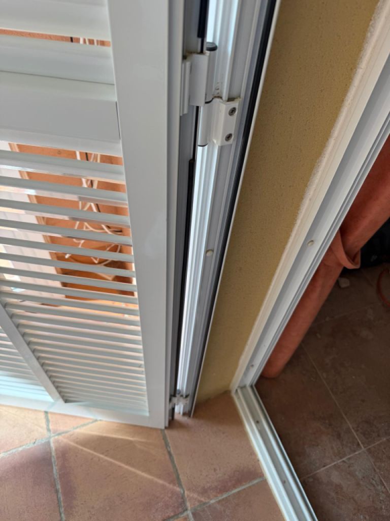 Mallorca aluminum shutter white