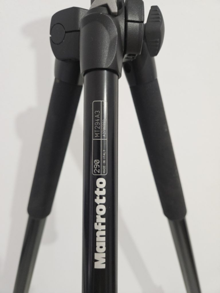 MANFROTTO 290 Alu-Stativ, Dreibein mit Stativtasche
