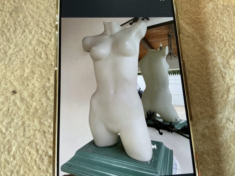 Mannequin, Frauen-Torso-Figur, beleuchtet