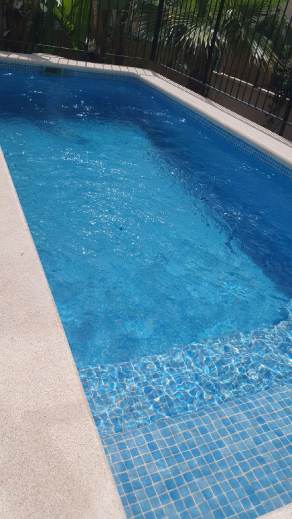 MARRATXI: Gepflegtes 4 SZ-Stadthaus mit Pool  im Palma-Radius zu verkaufen (Neubau aus 2022)