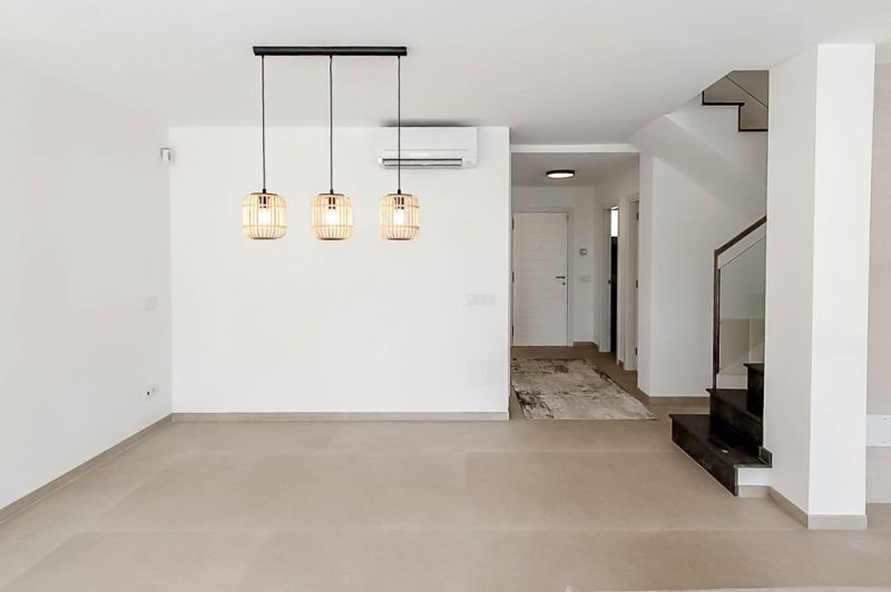 MARRATXI: Gepflegtes 4 SZ-Stadthaus mit Pool  im Palma-Radius zu verkaufen (Neubau aus 2022)