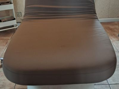 Massage table