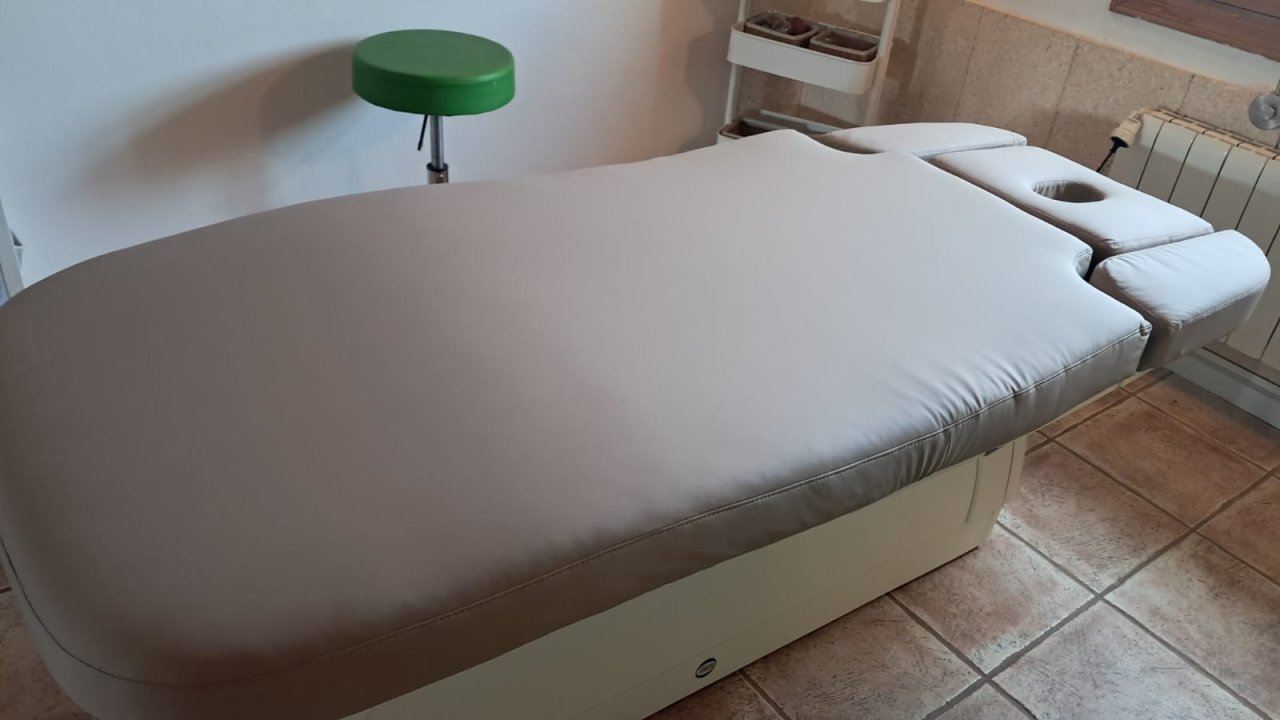 Massage table