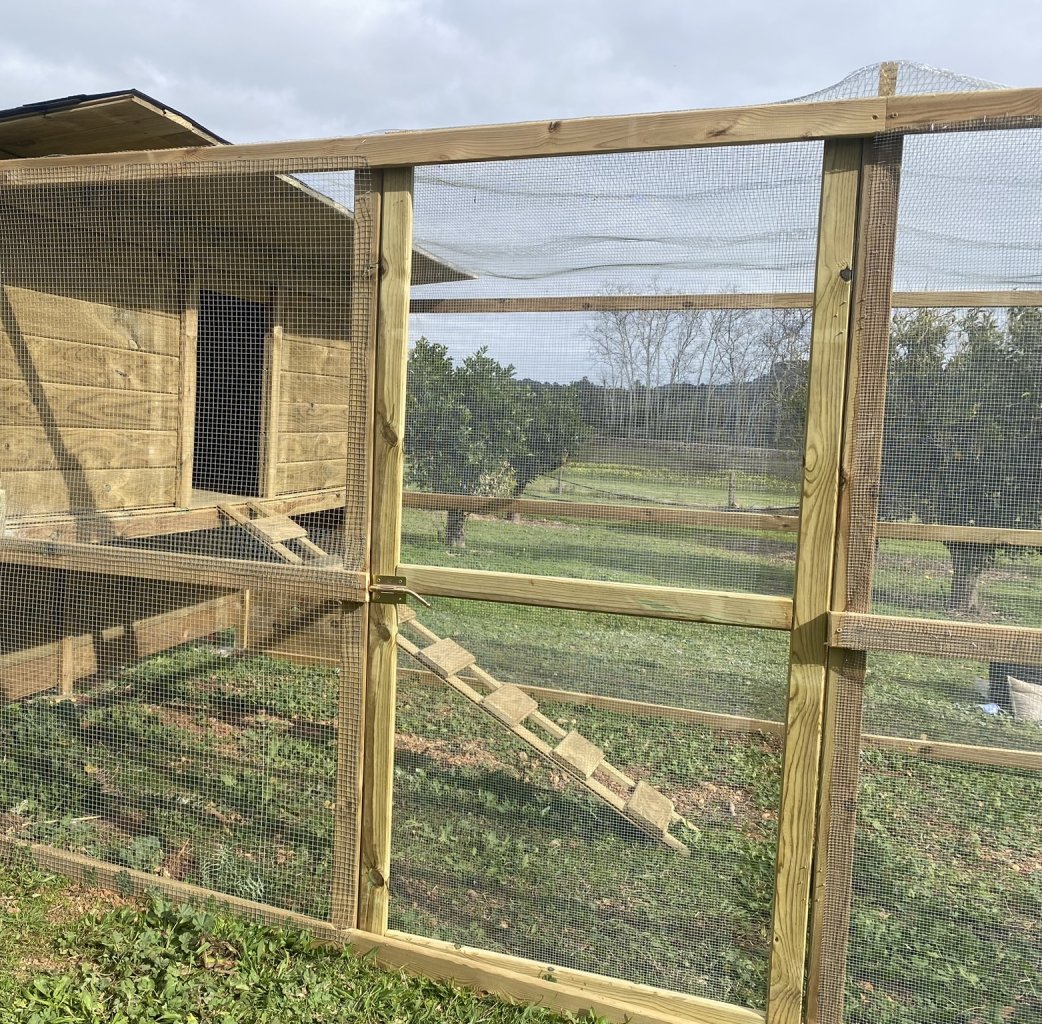 Maßgeschneiderte Hühnerställe aus Holz
