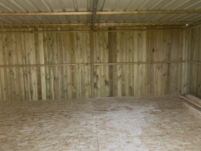 Maßgeschneiderte Pferdeboxen und Stallungen