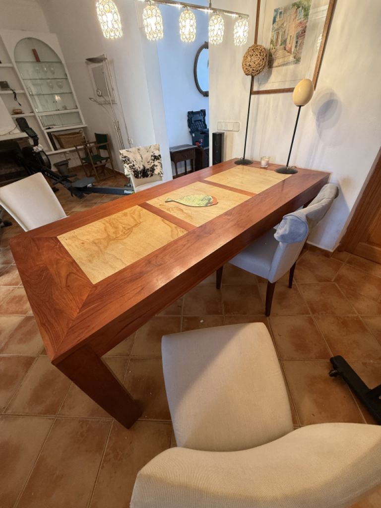 Massiver sehr gepflegter zeitloser Kirschbaum Esstisch 200x90x80cm