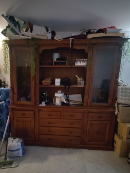 Massivholz Wohnzimmerschrank / Vitrine – sehr groß – zweiteilig