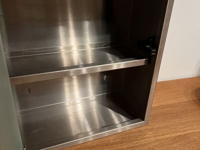 Medizin Schrank