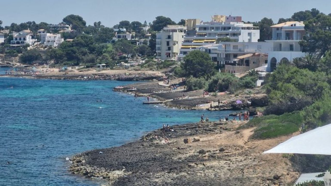 Sea-view apartment