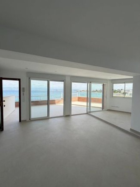 Sea-view apartment