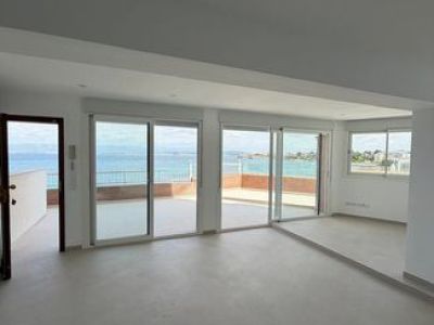 Sea-view apartment