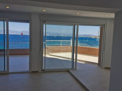 Sea-view apartment