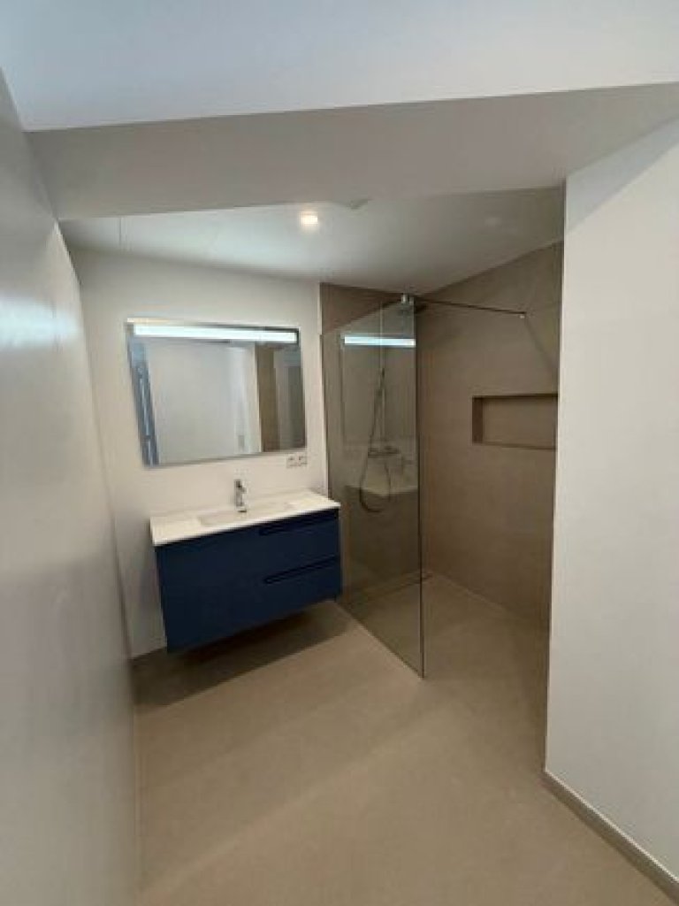 Sea-view apartment