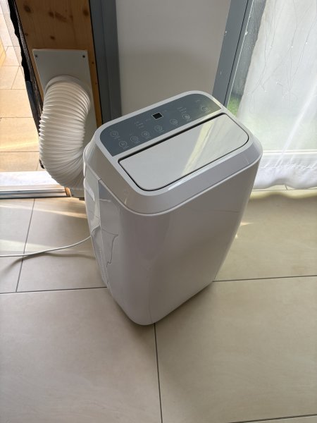 Mehrere Möbel, Bett,Couch,Kommode,Schrank,Pergola,Whirlpool,Grill,usw.